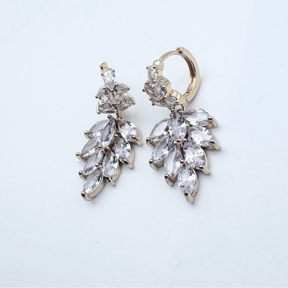 Drop Stone Earrings - Picture 2 of 2